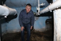 Депутат Андрей Подоплелов помогает гражданам решать коммунальные проблемы